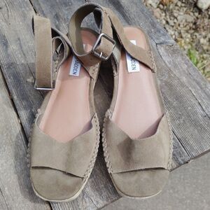 Steve Madden Sz 8M Sandals ELODY Khaki Tan Shoes Ankle Strap Buckle Wedge